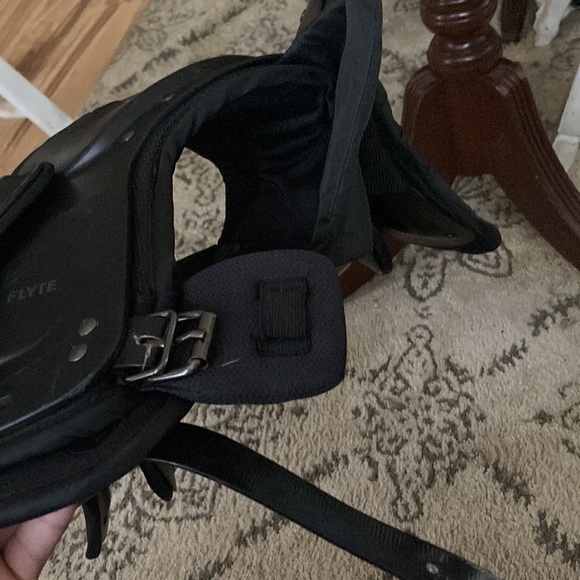 Football pads - Picture 2 of 5